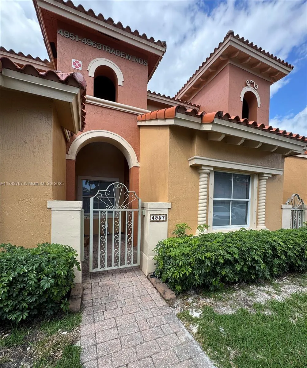 4957 Tradewinds Ter, #704