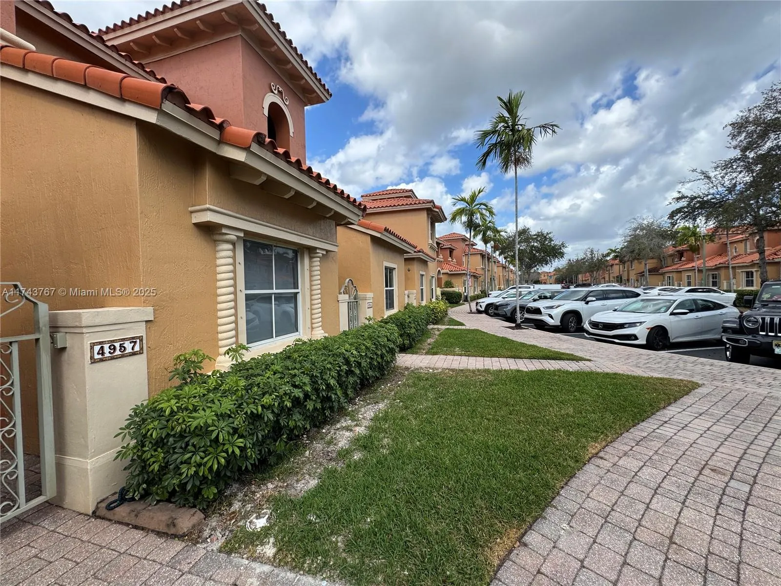 4957 Tradewinds Ter, #704
