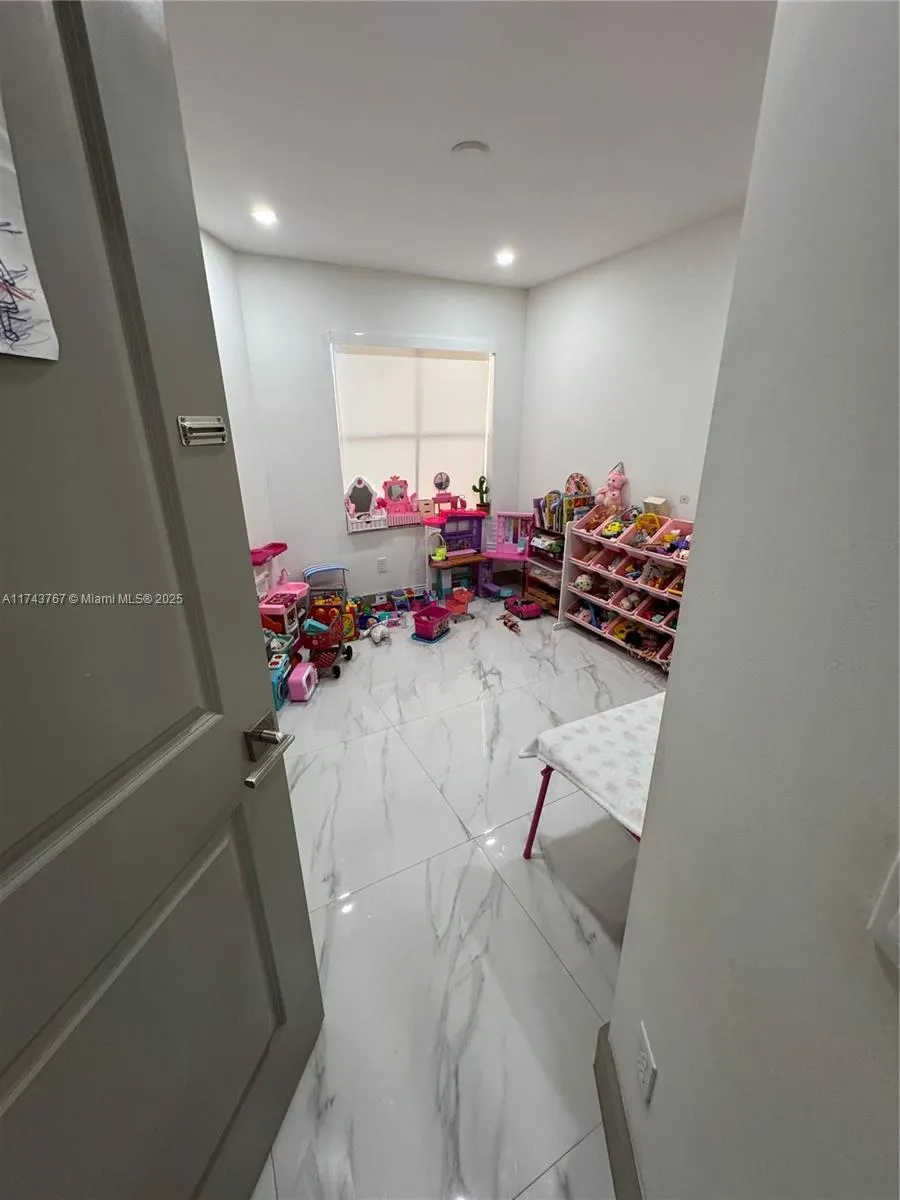 4957 Tradewinds Ter, #704