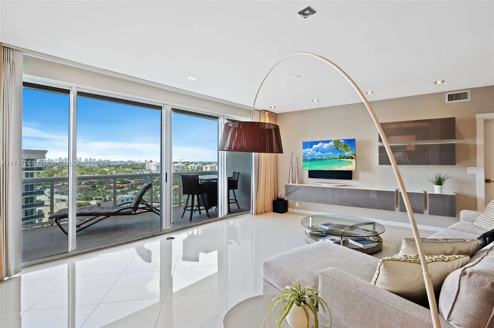 9601 Collins Ave, #1208
