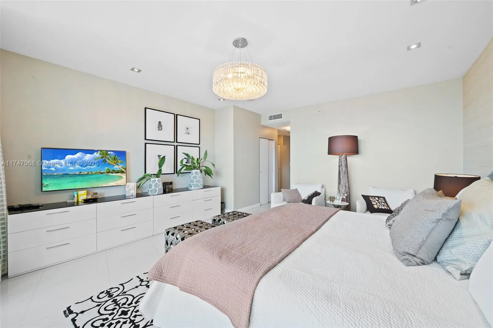 9601 Collins Ave, #1208