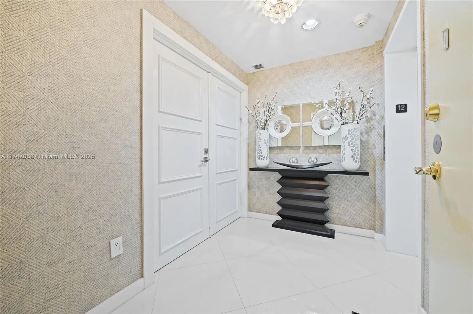 9601 Collins Ave, #1208