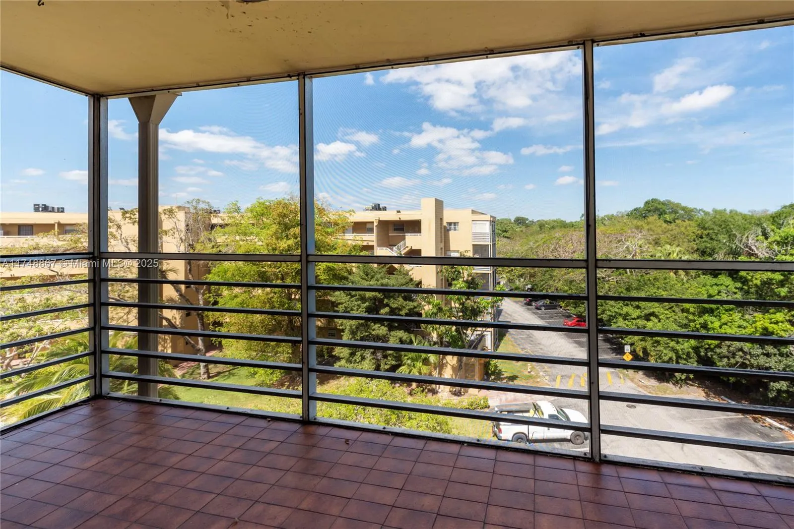 4111 Stirling Rd, #509