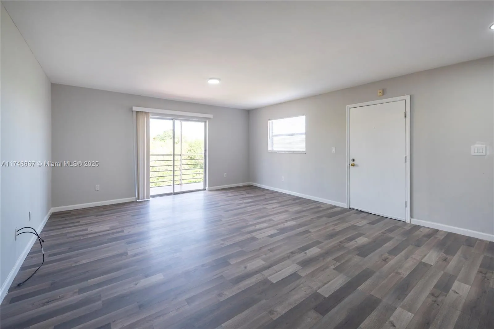 4111 Stirling Rd, #509