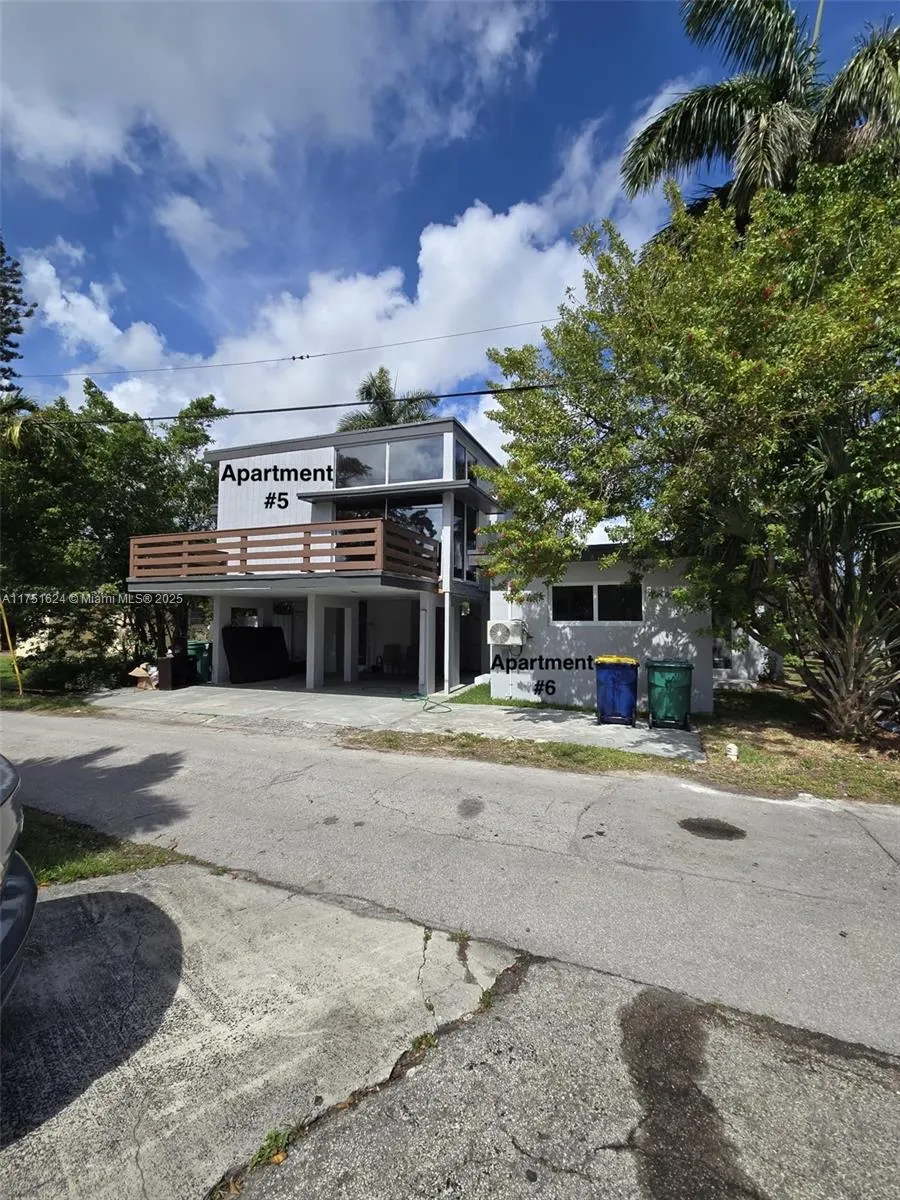 250 SE Park St, #1-6