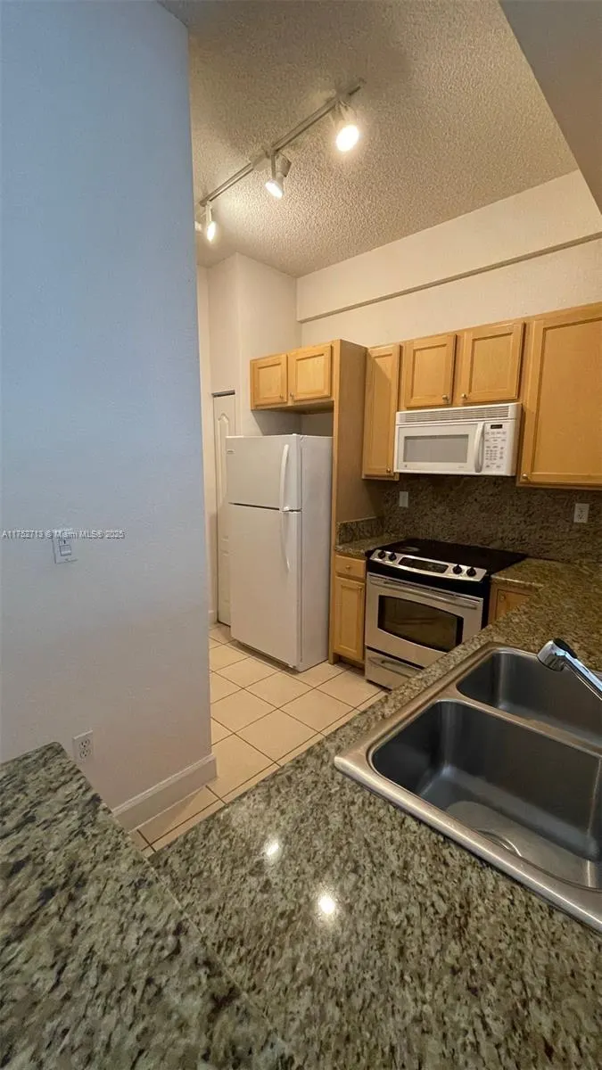 6001 SW 70th St, #139