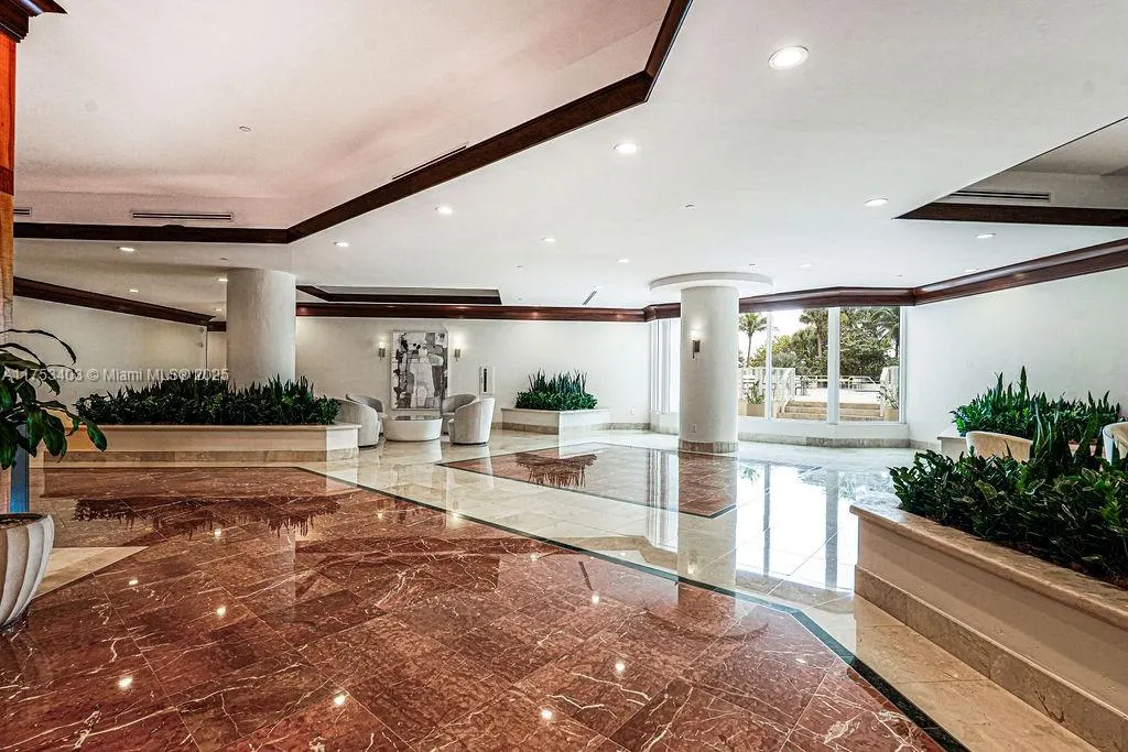 8925 Collins Ave, #2E