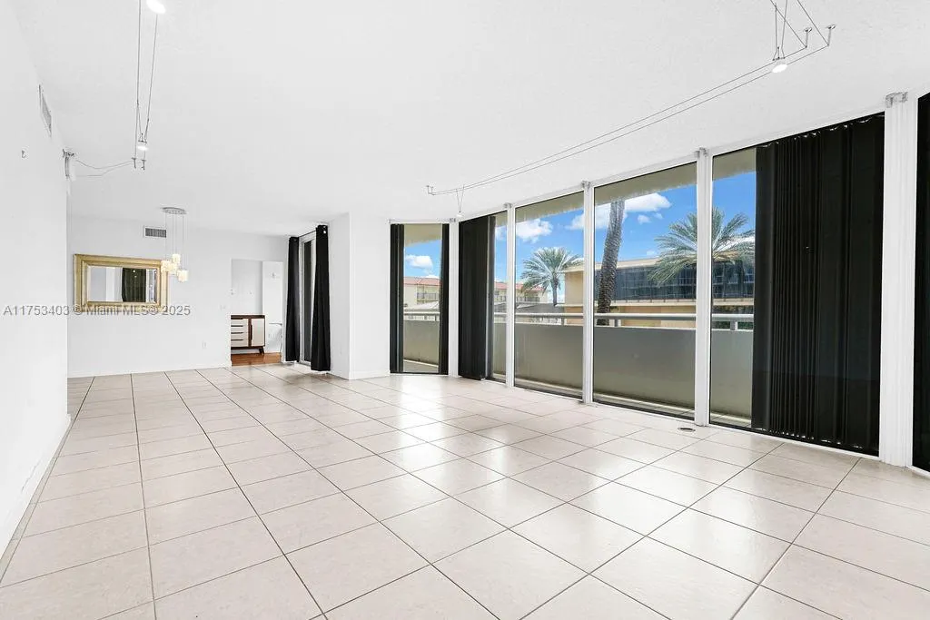8925 Collins Ave, #2E