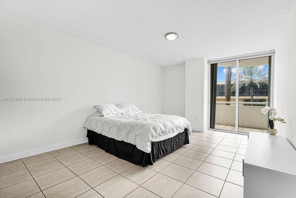 8925 Collins Ave, #2E