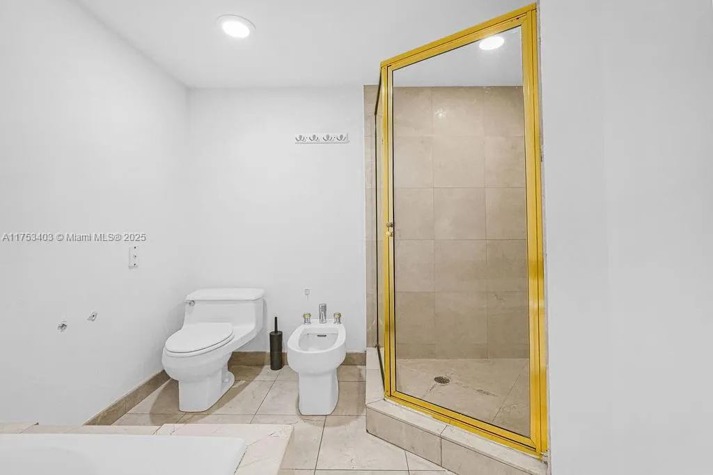 8925 Collins Ave, #2E