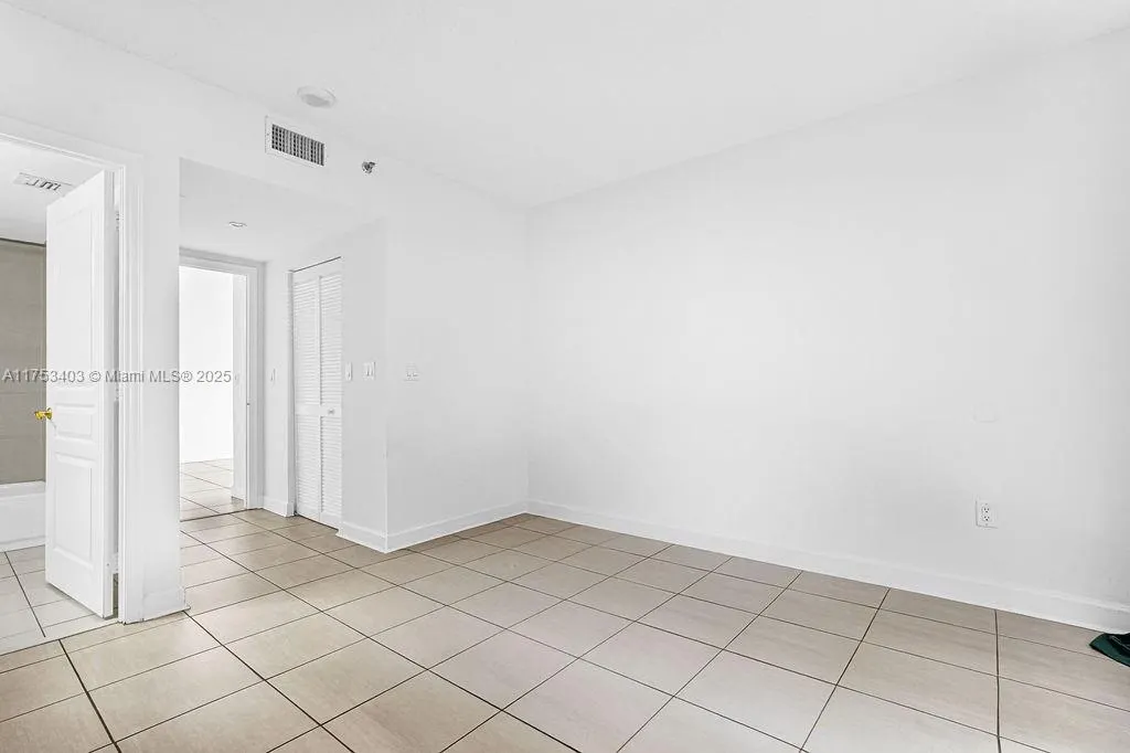 8925 Collins Ave, #2E