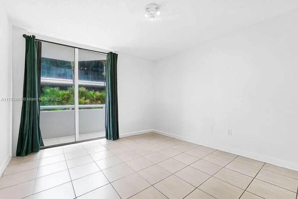 8925 Collins Ave, #2E