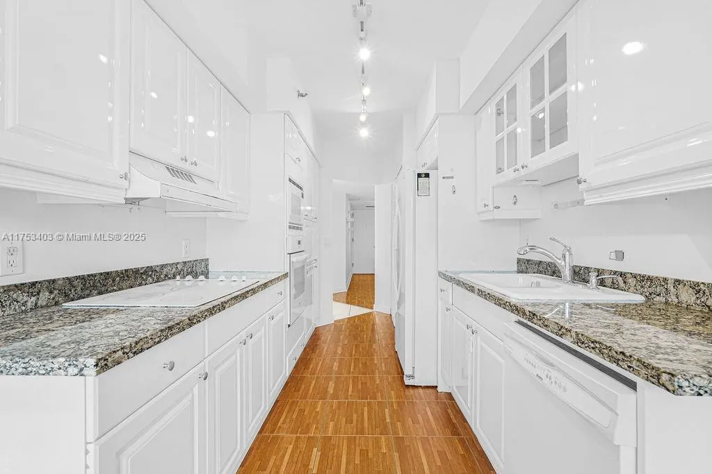 8925 Collins Ave, #2E