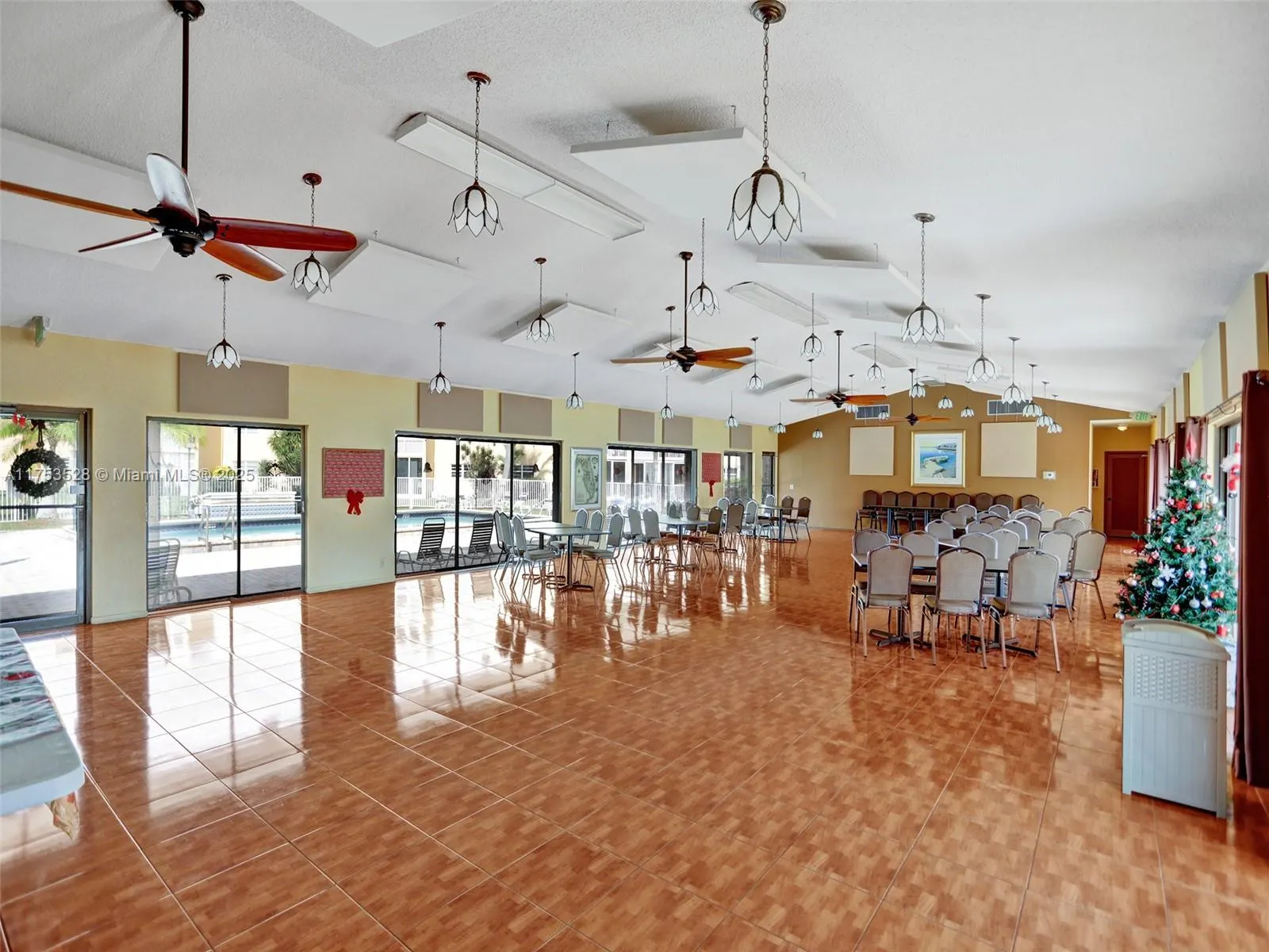 205 SE 11th Ter, #203