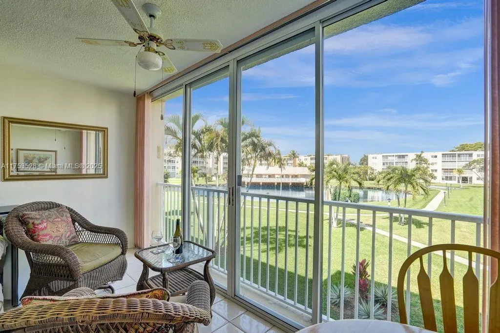 205 SE 11th Ter, #203
