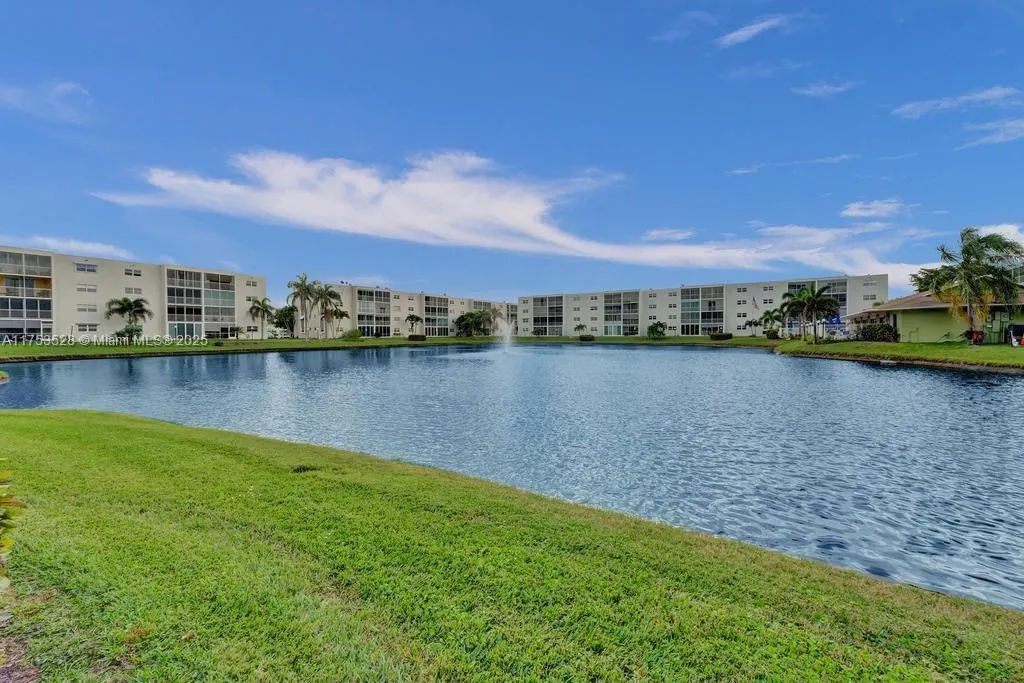 205 SE 11th Ter, #203