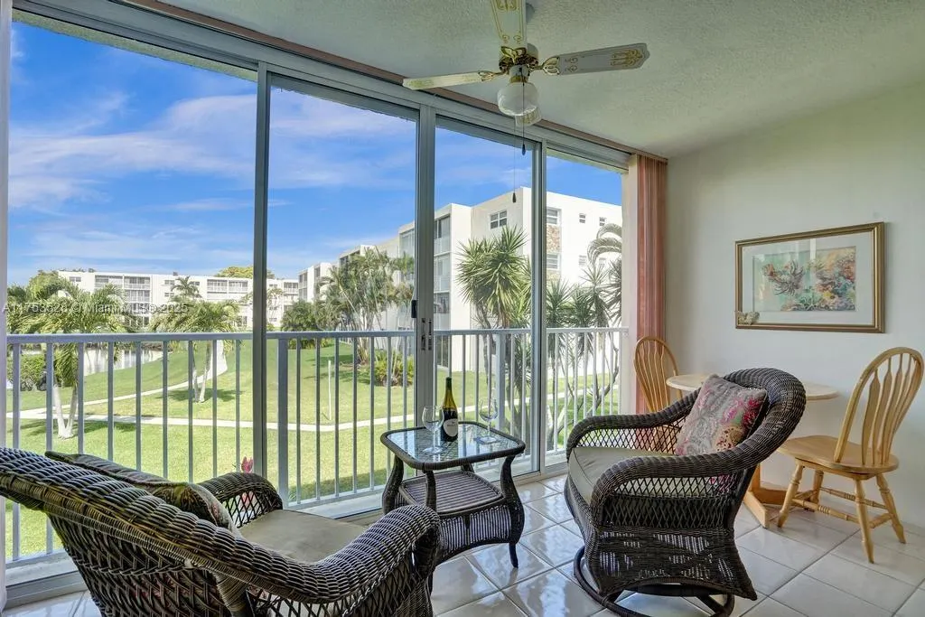 205 SE 11th Ter, #203