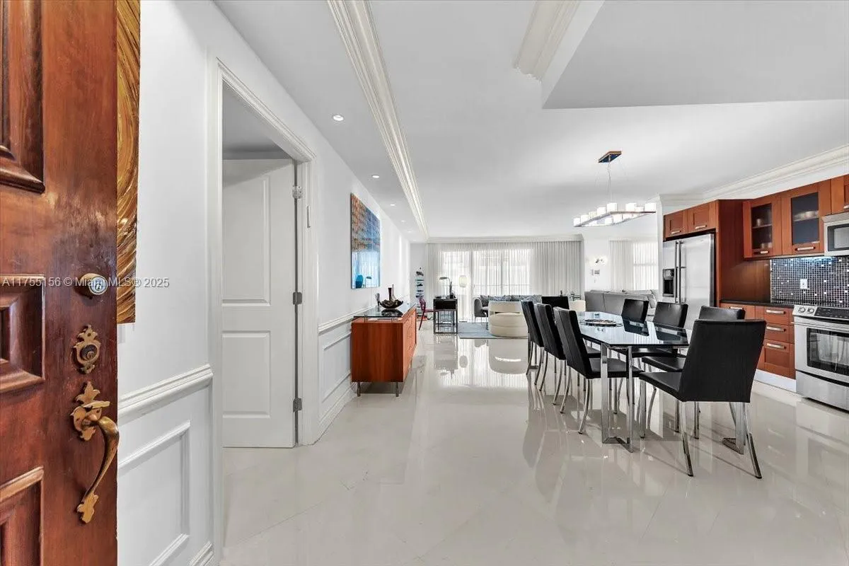 9801 Collins Ave, #4Y