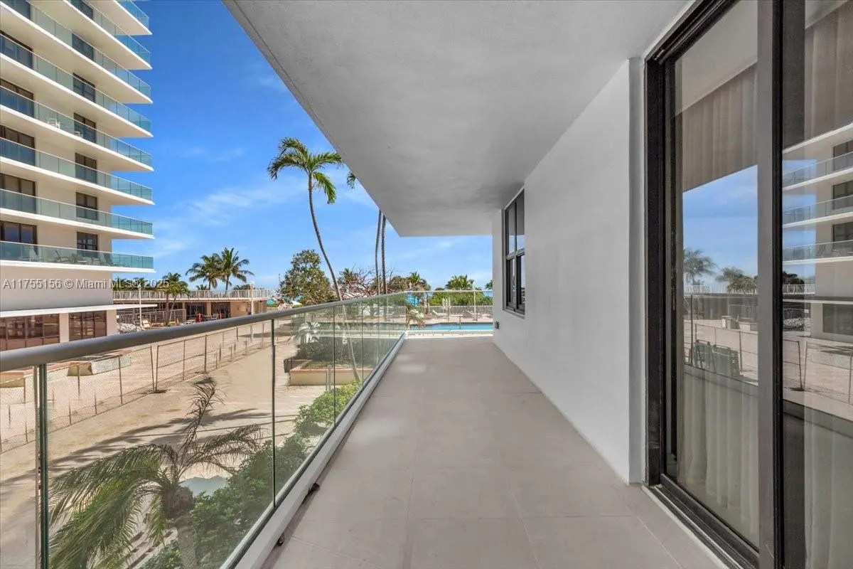 9801 Collins Ave, #4Y