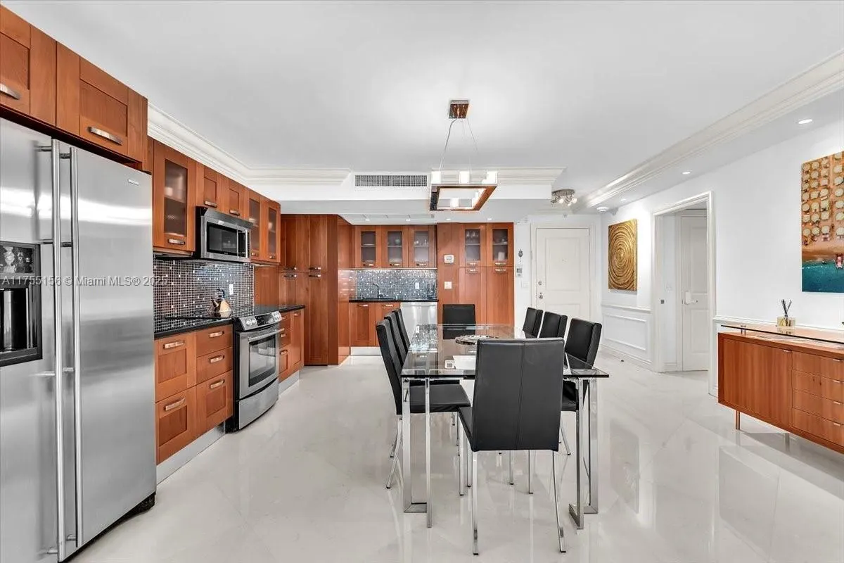 9801 Collins Ave, #4Y