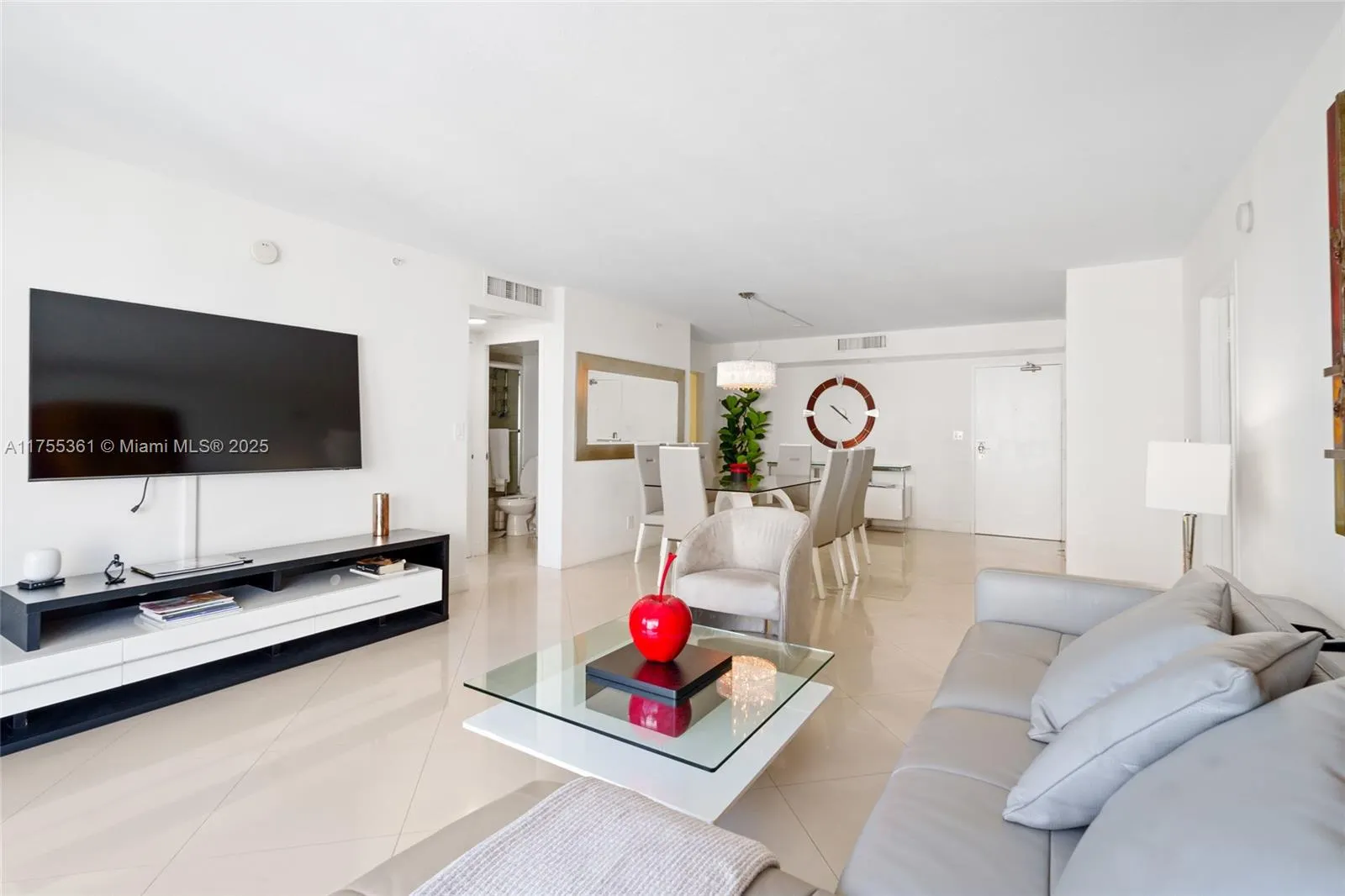 9195 Collins Ave, #1103