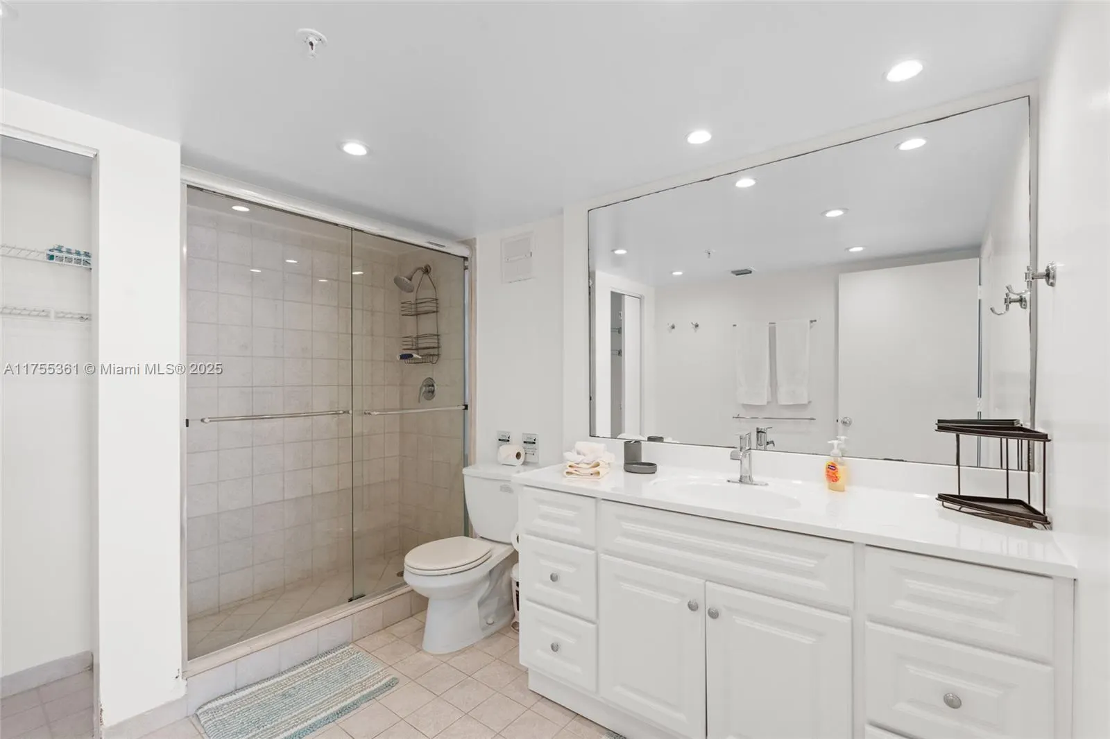 9195 Collins Ave, #1103