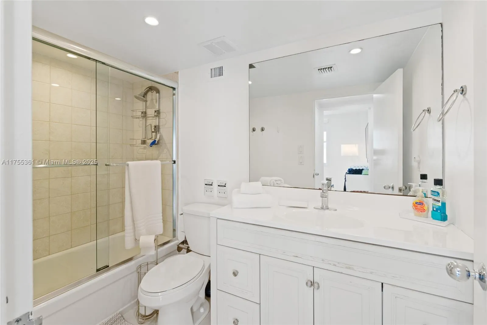 9195 Collins Ave, #1103