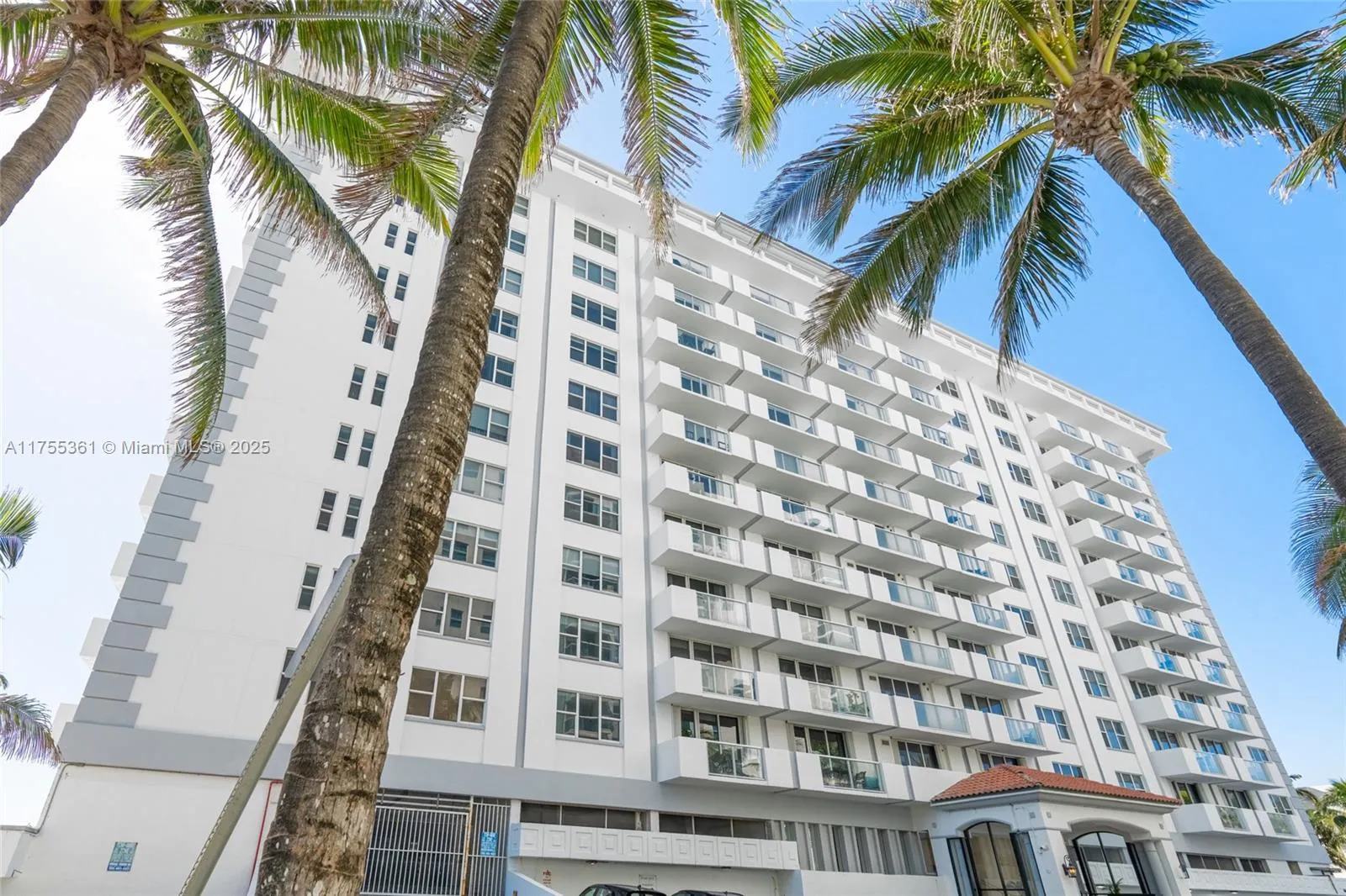 9195 Collins Ave, #1103