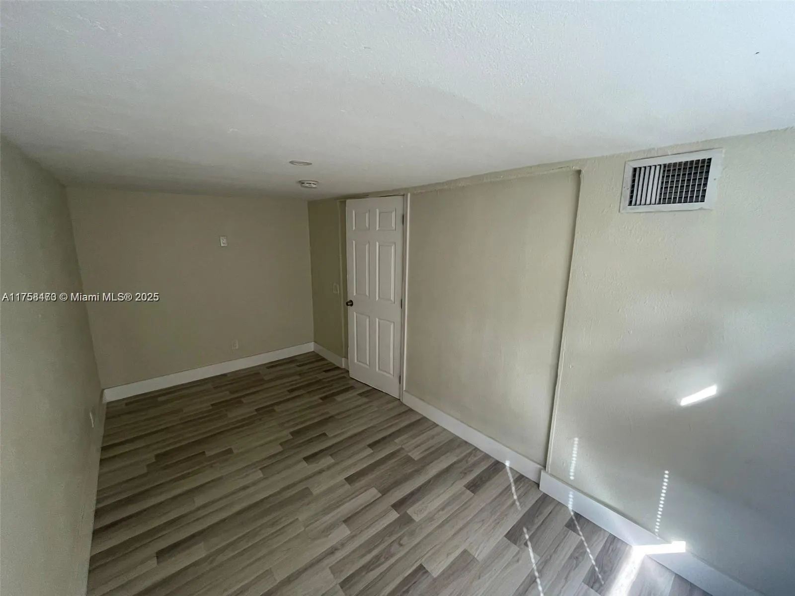4896 SW 28th Ter