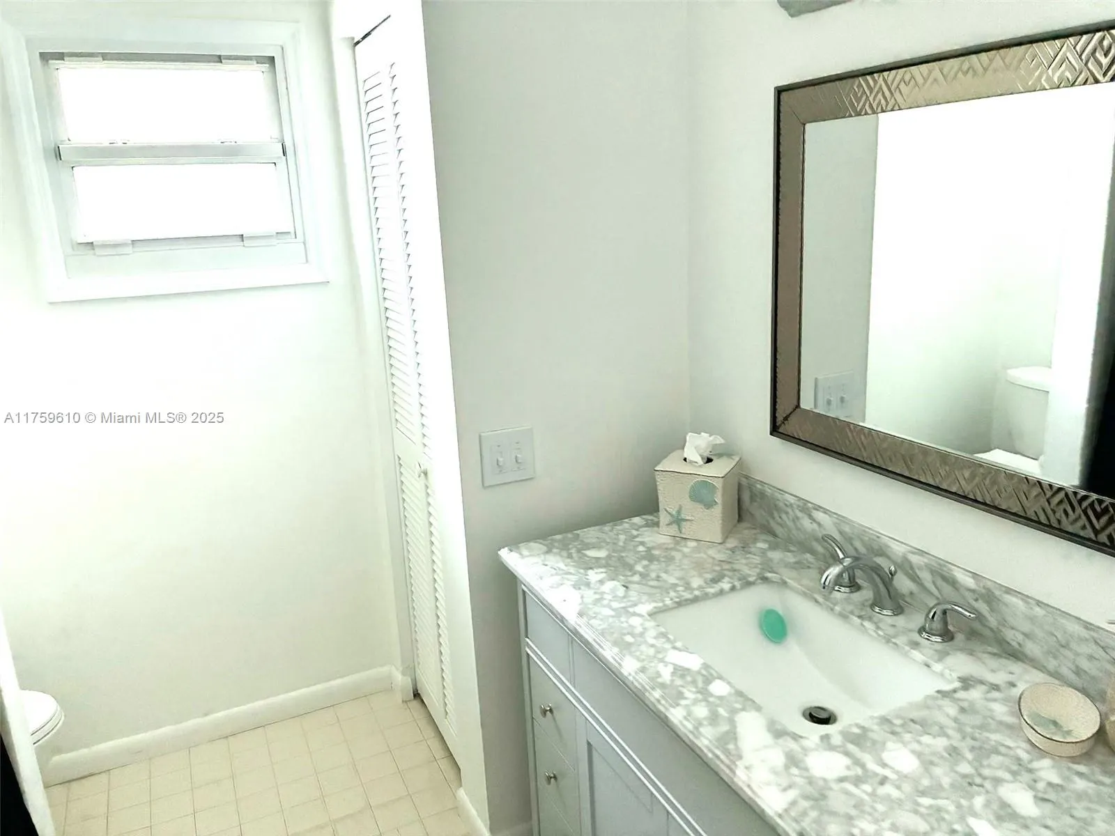 4541 SW 28th Ter
