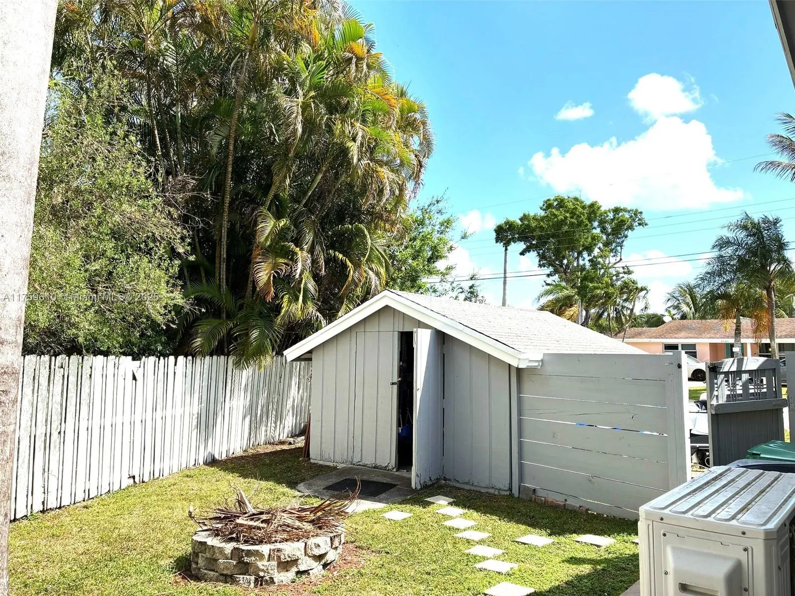 4541 SW 28th Ter