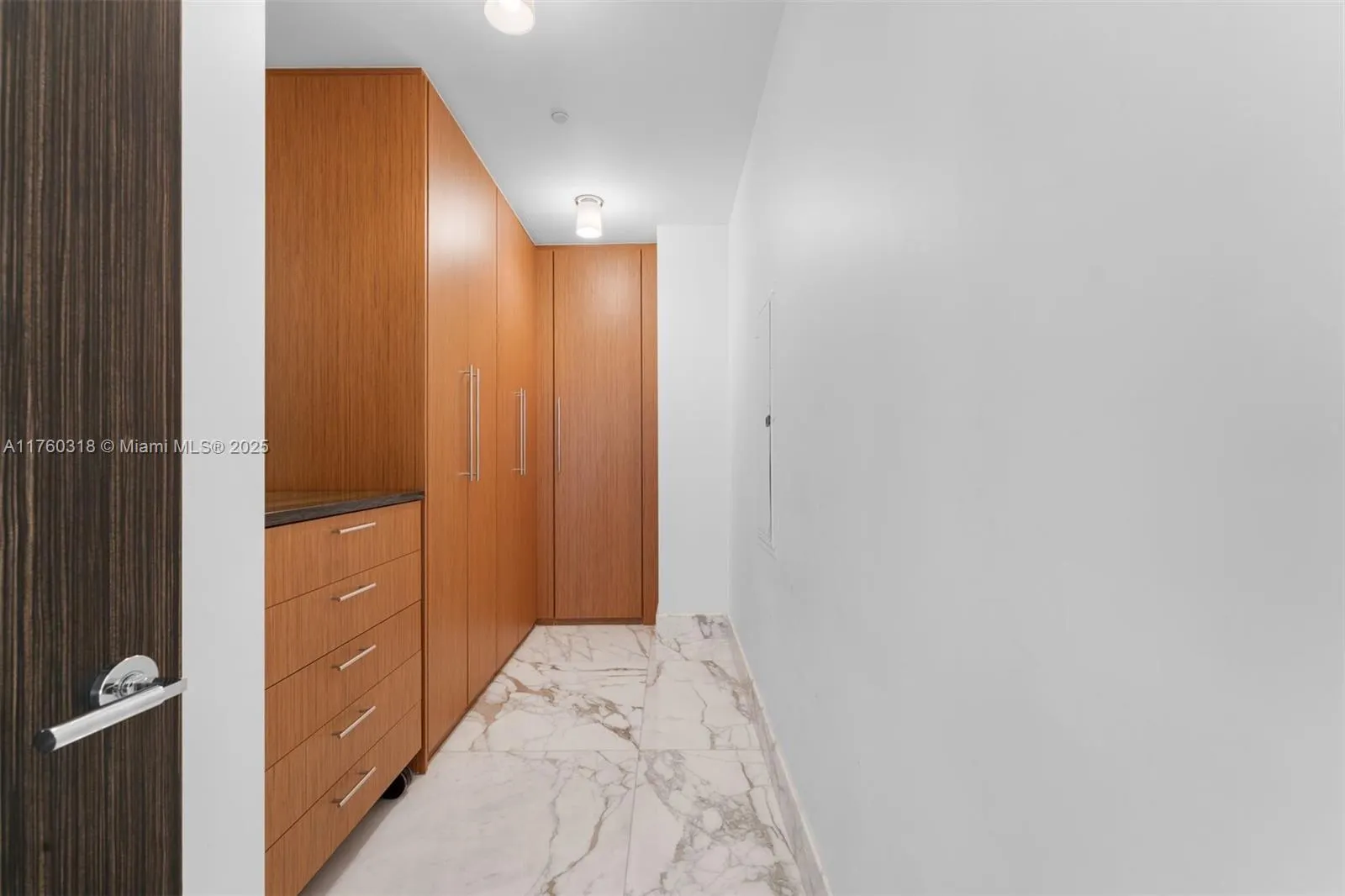9705 Collins Ave, #2204N & 2205N