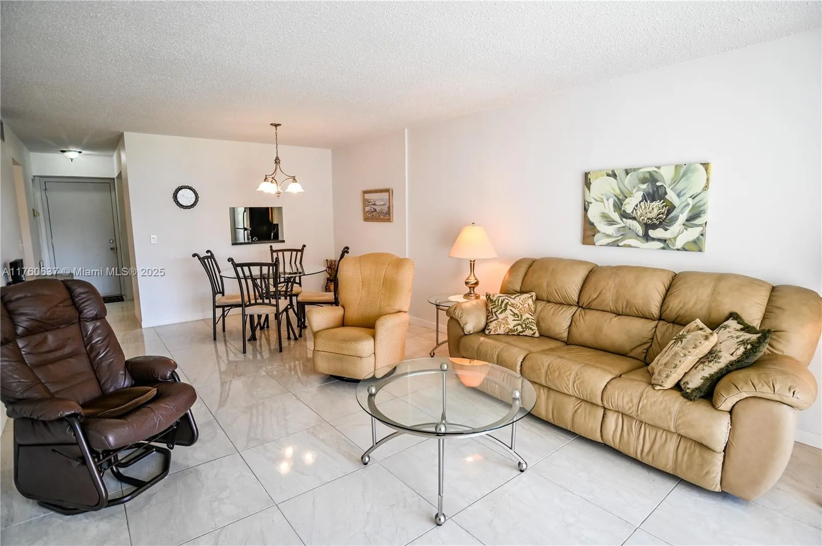 202 SE 10th St, #206