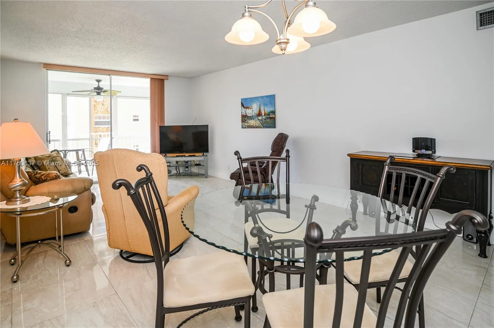 202 SE 10th St, #206