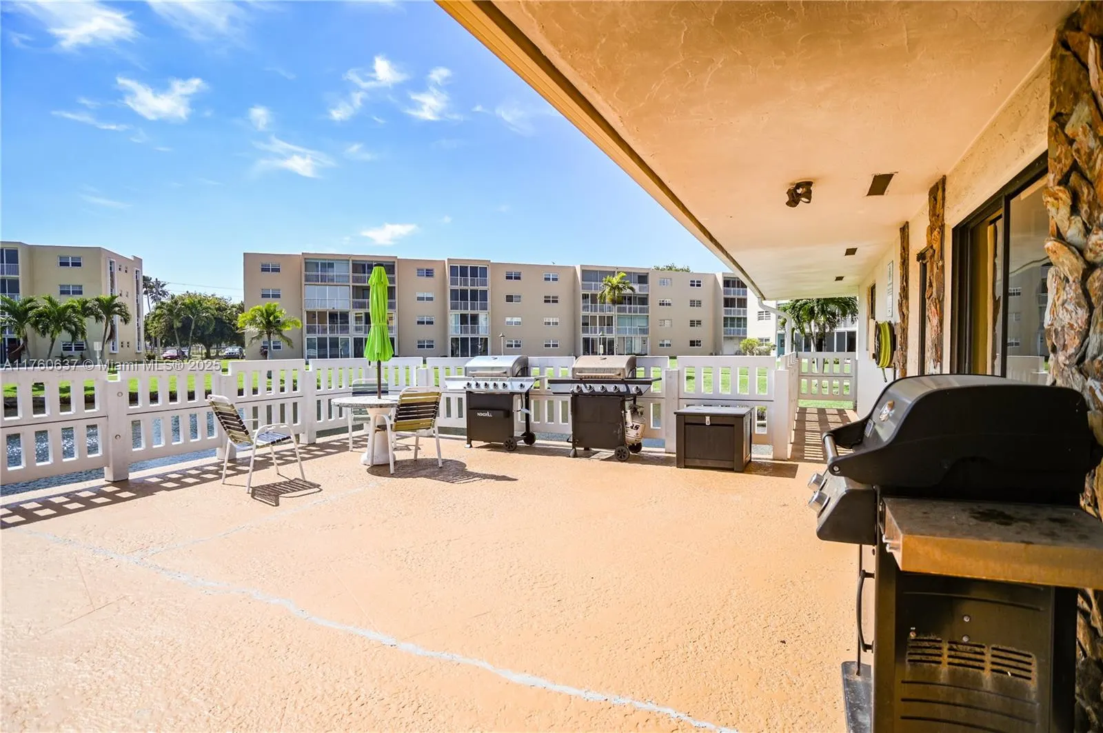 202 SE 10th St, #206