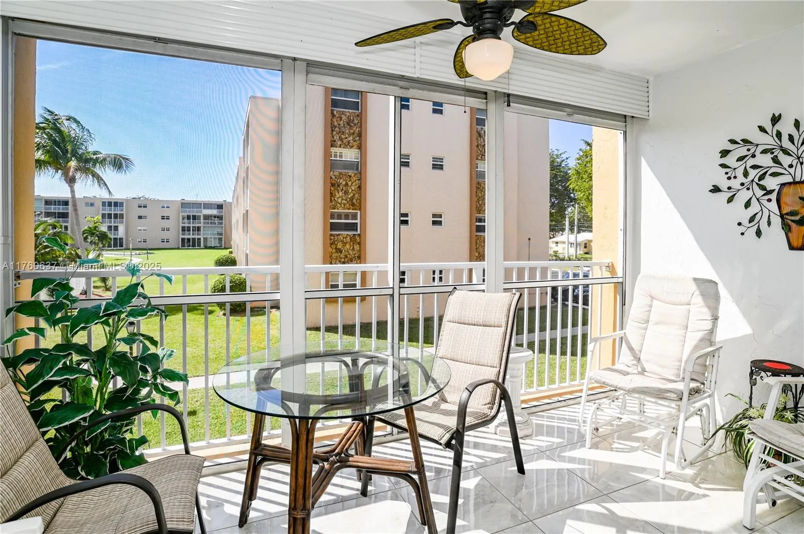 202 SE 10th St, #206