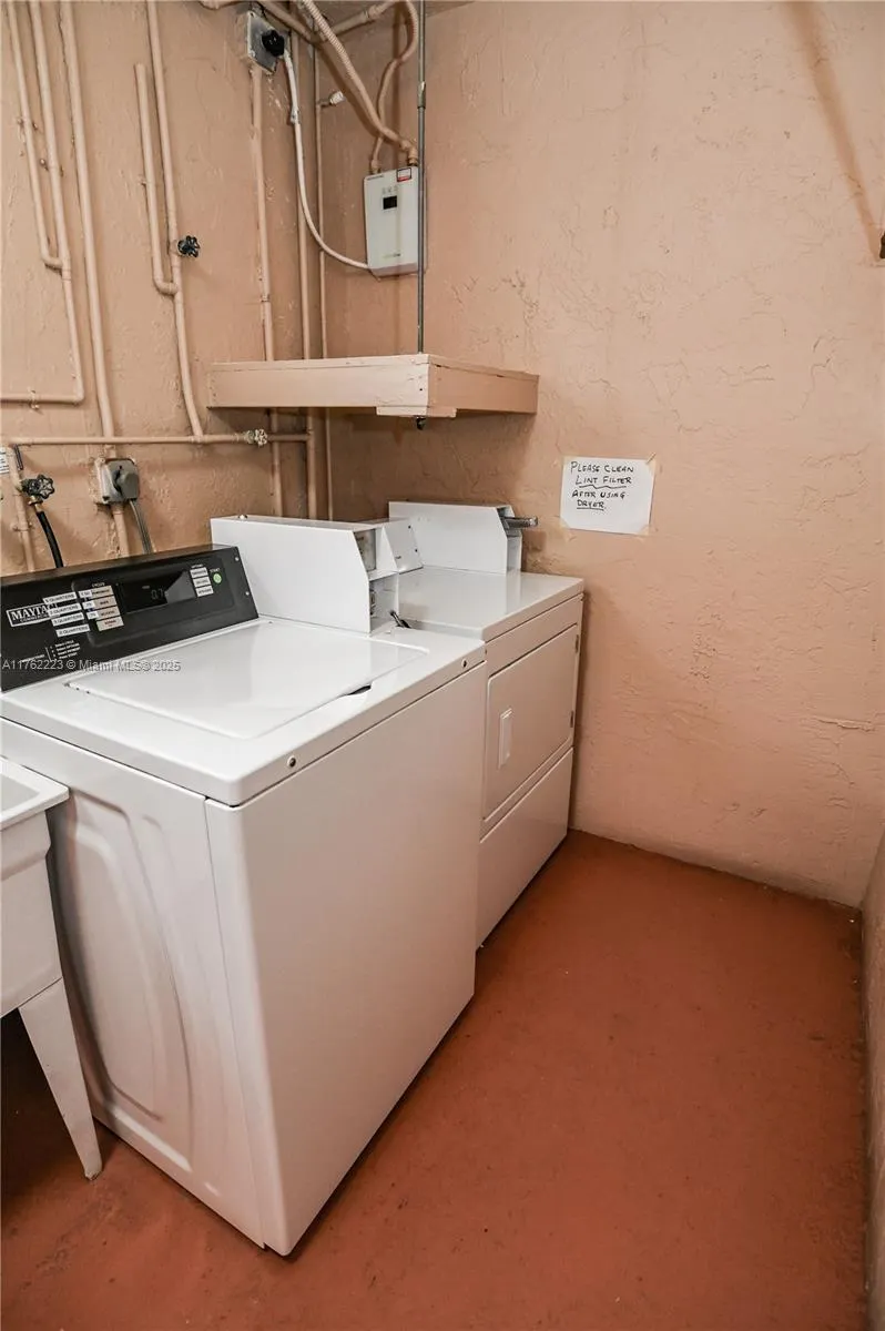 201 SE 11th Ter, #303