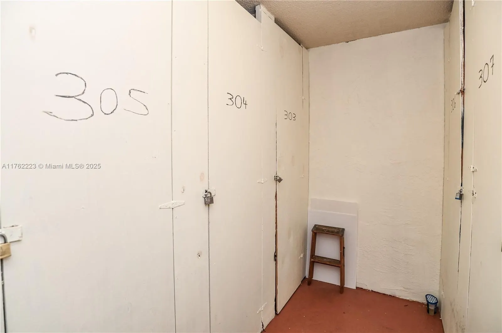 201 SE 11th Ter, #303