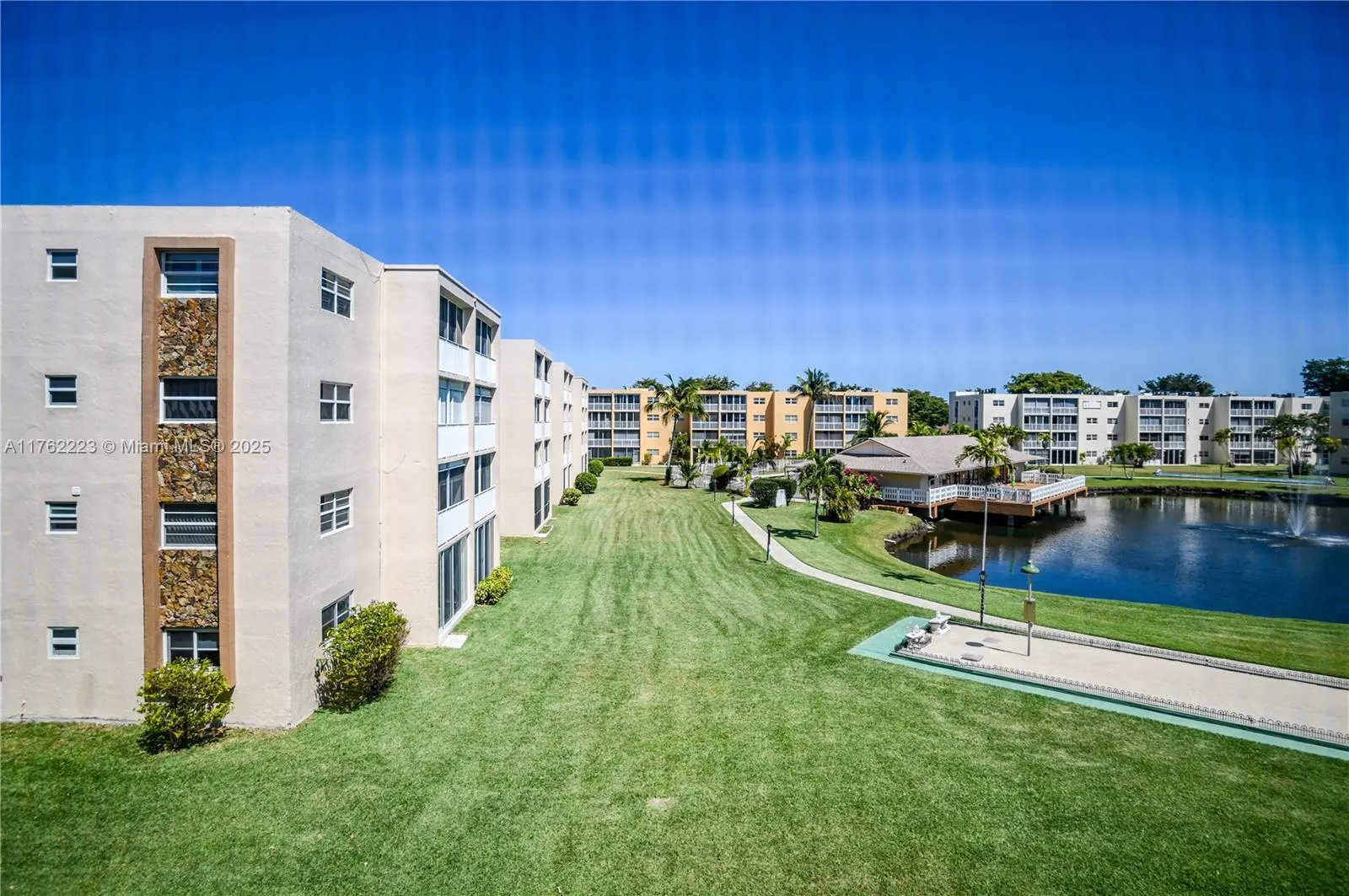 201 SE 11th Ter, #303