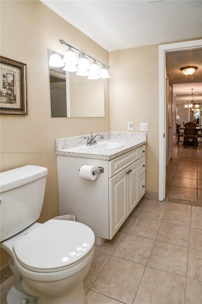 201 SE 11th Ter, #303