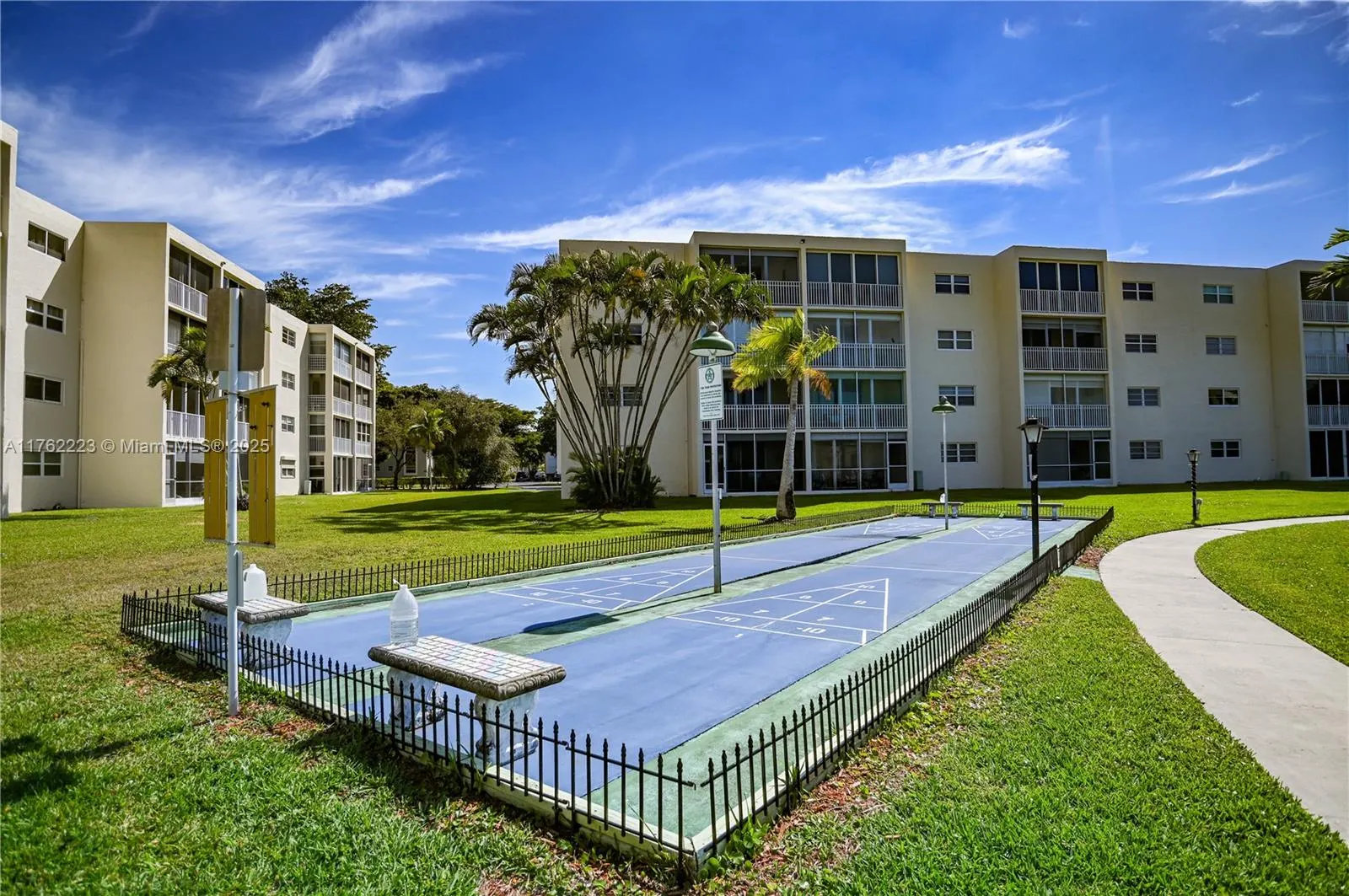 201 SE 11th Ter, #303