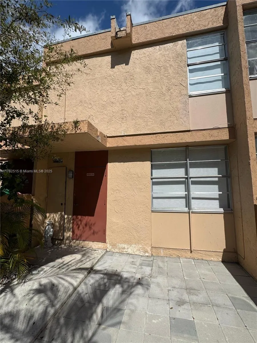 6007 SW 69th St, #74