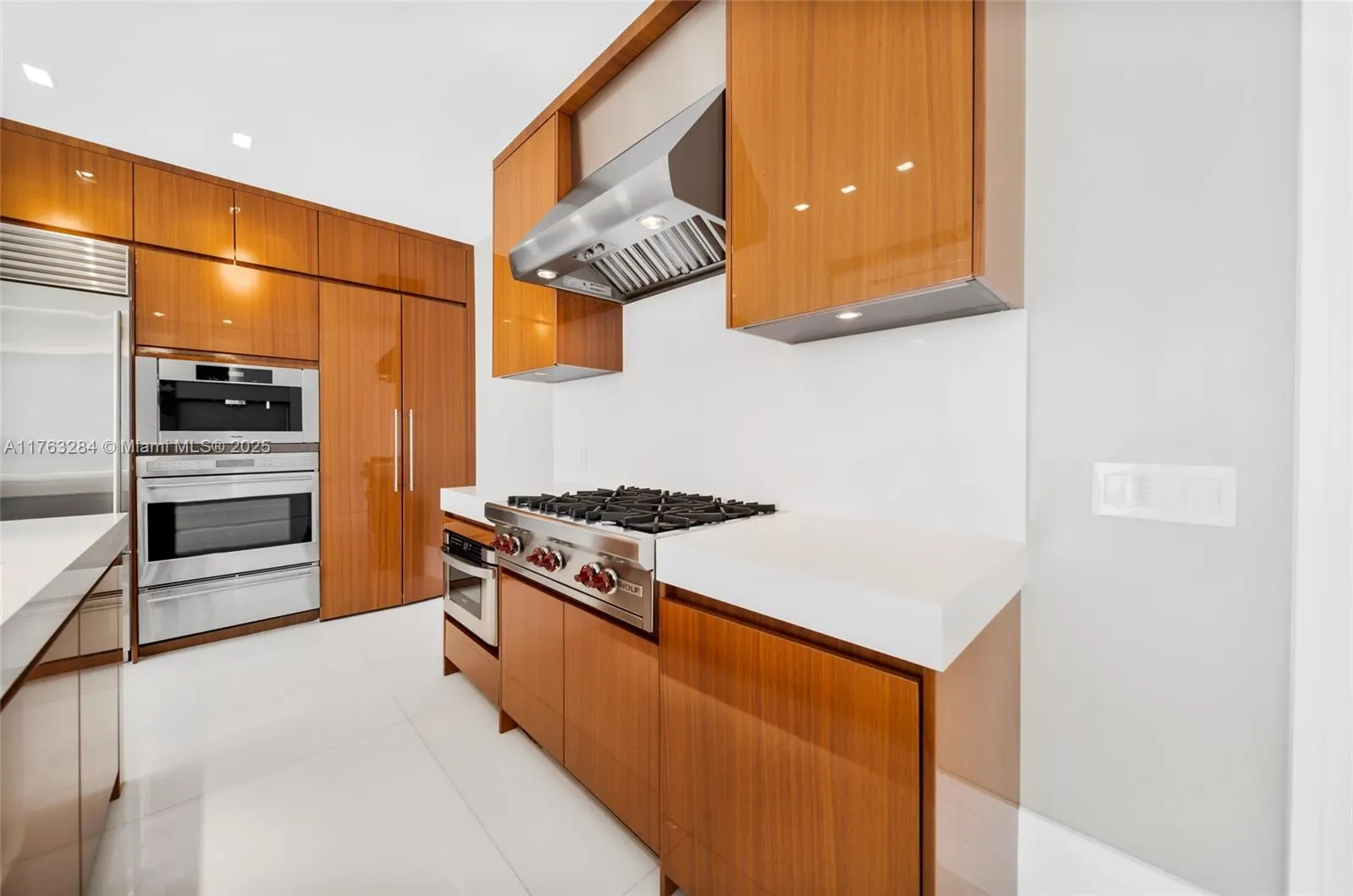 9701 Collins Ave, #1405S
