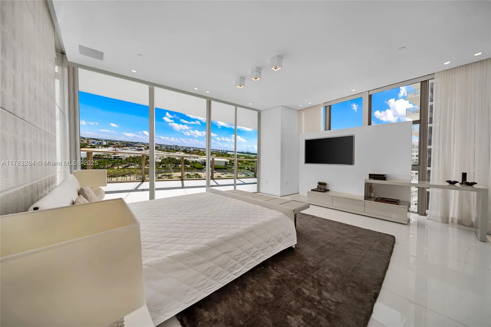 9701 Collins Ave, #1405S