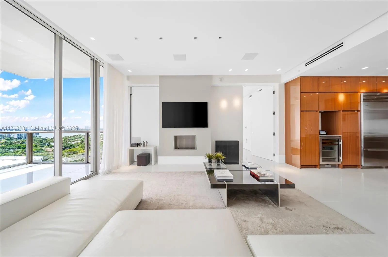 9701 Collins Ave, #1405S