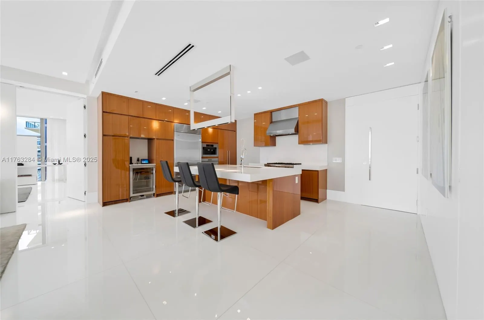 9701 Collins Ave, #1405S