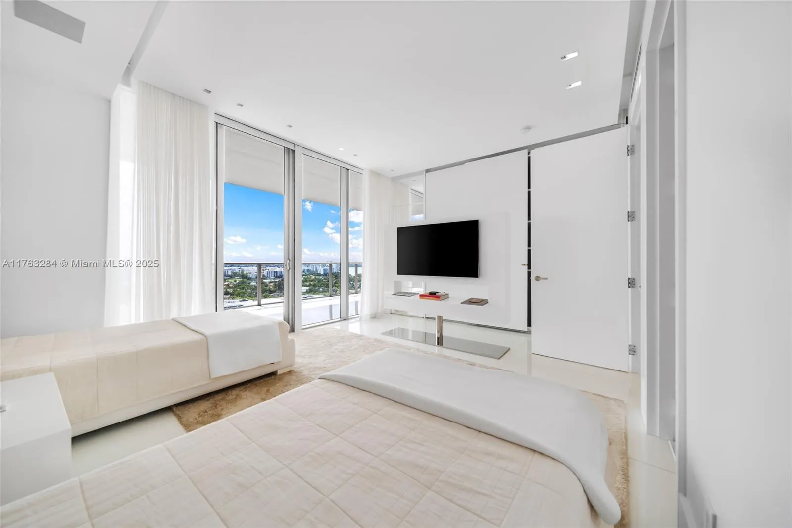9701 Collins Ave, #1405S