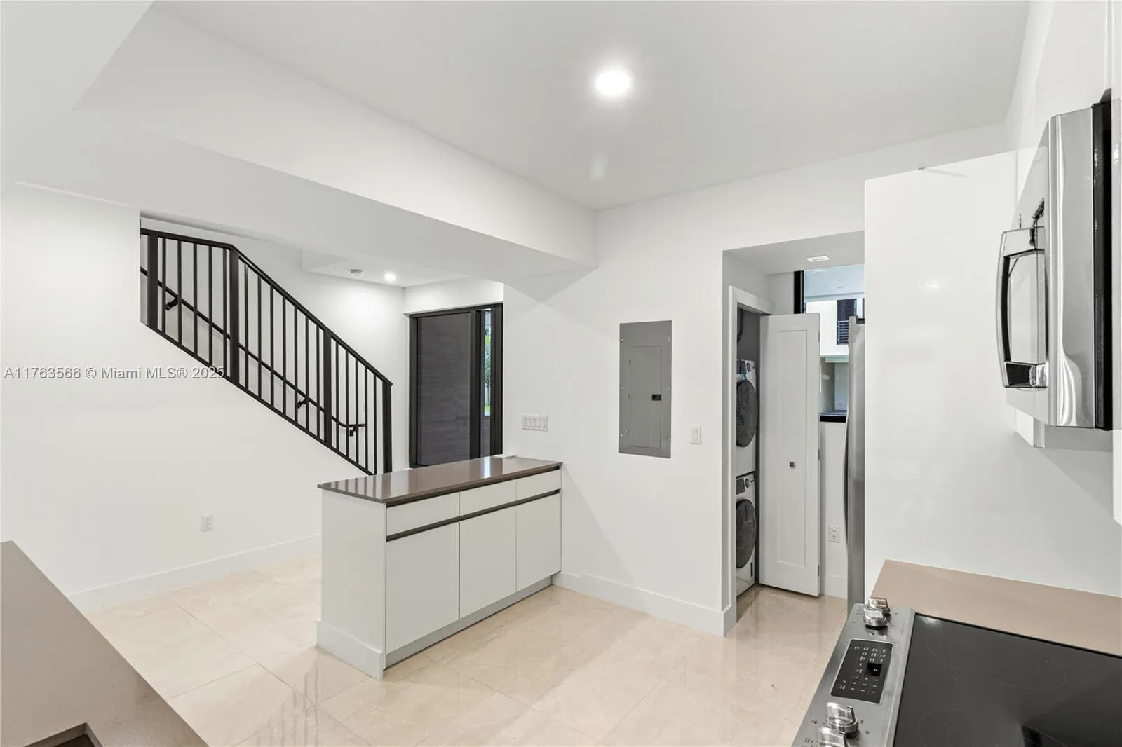 4130 N Oak Pl, #4130