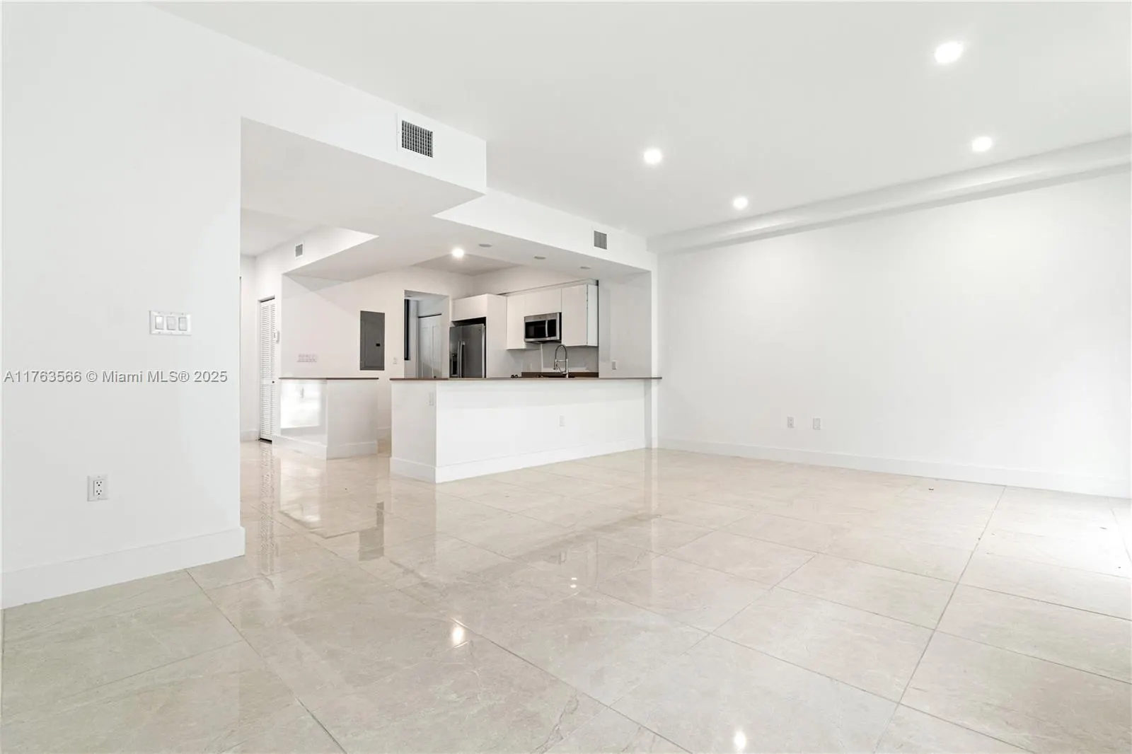 4130 N Oak Pl, #4130