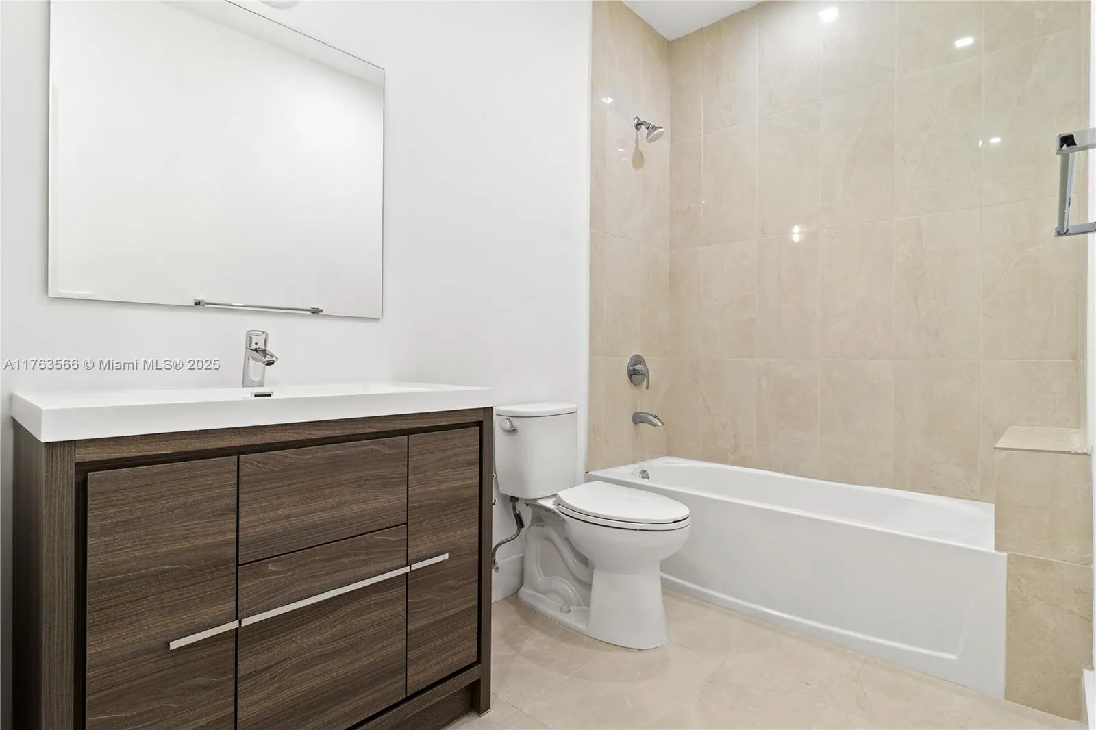 4130 N Oak Pl, #4130